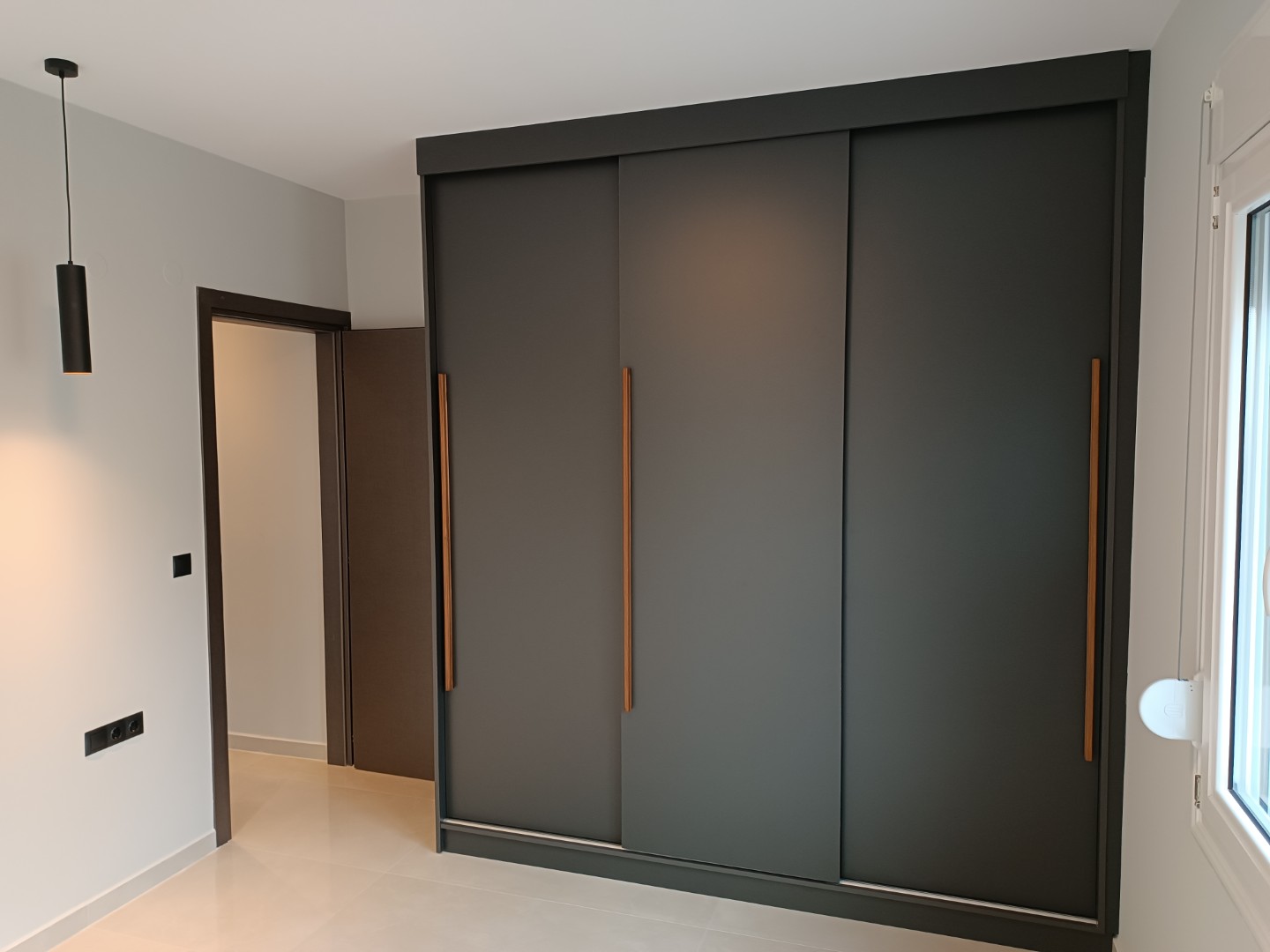 1674733447438 (Large)