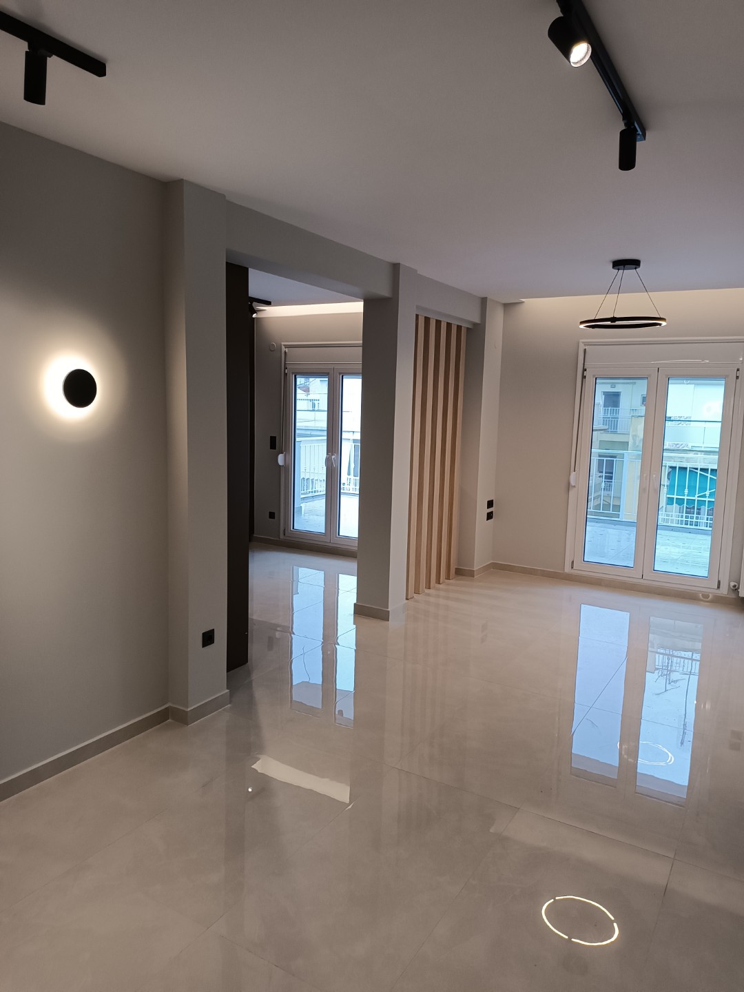 1674733447598 (Large)