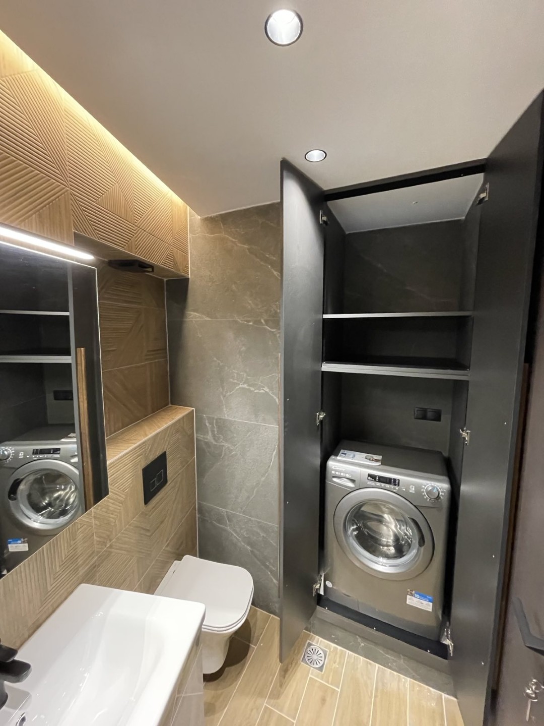 1680428788453 (Large)